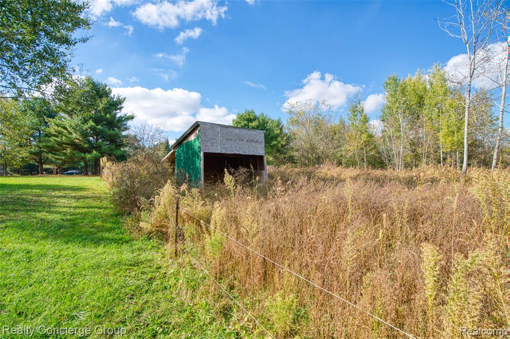 16013 Bird Road Linden, MI 48451 - Photo 36 of 42