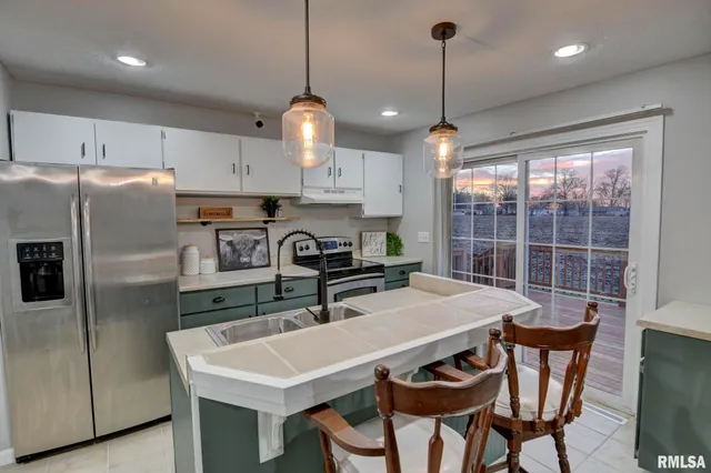 $169,900 | 1120 West Spresser Street, Taylorville, IL 62568