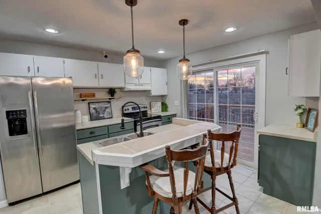 $169,900 | 1120 West Spresser Street, Taylorville, IL 62568