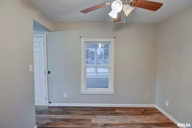 $169,900 | 1120 West Spresser Street, Taylorville, IL 62568