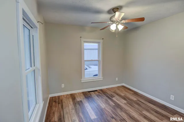 $169,900 | 1120 West Spresser Street, Taylorville, IL 62568