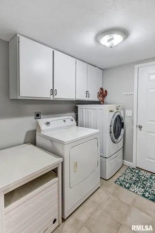 $169,900 | 1120 West Spresser Street, Taylorville, IL 62568