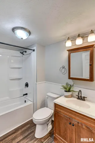 $169,900 | 1120 West Spresser Street, Taylorville, IL 62568