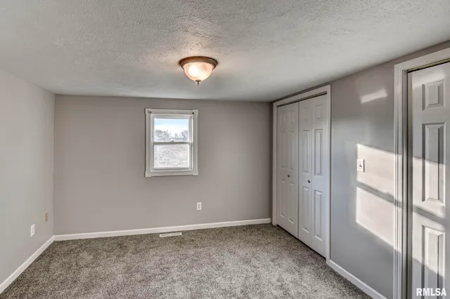 $169,900 | 1120 West Spresser Street, Taylorville, IL 62568