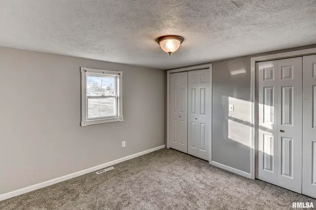 $169,900 | 1120 West Spresser Street, Taylorville, IL 62568