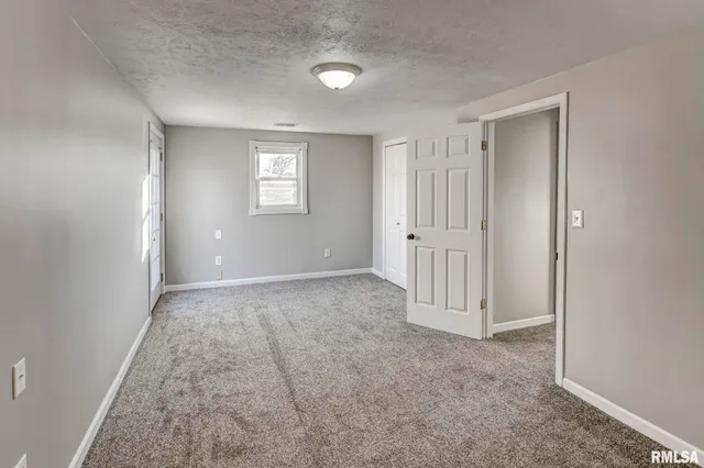 $169,900 | 1120 West Spresser Street, Taylorville, IL 62568