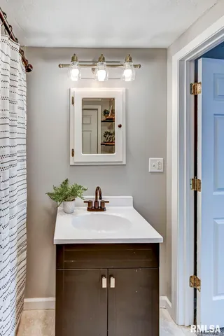 $169,900 | 1120 West Spresser Street, Taylorville, IL 62568