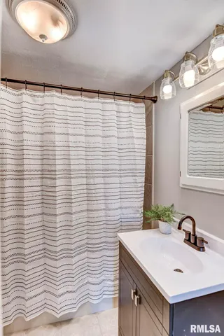 $169,900 | 1120 West Spresser Street, Taylorville, IL 62568