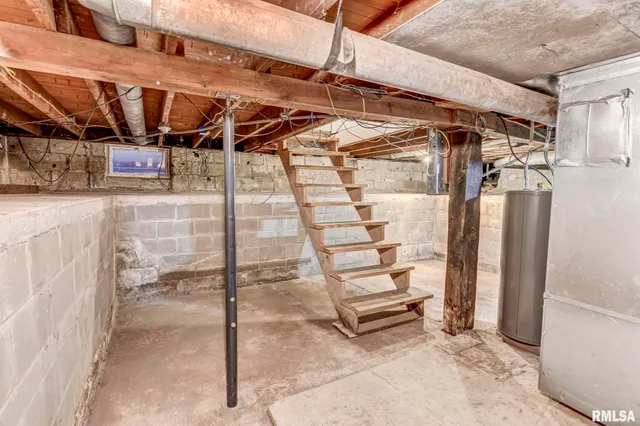 $169,900 | 1120 West Spresser Street, Taylorville, IL 62568