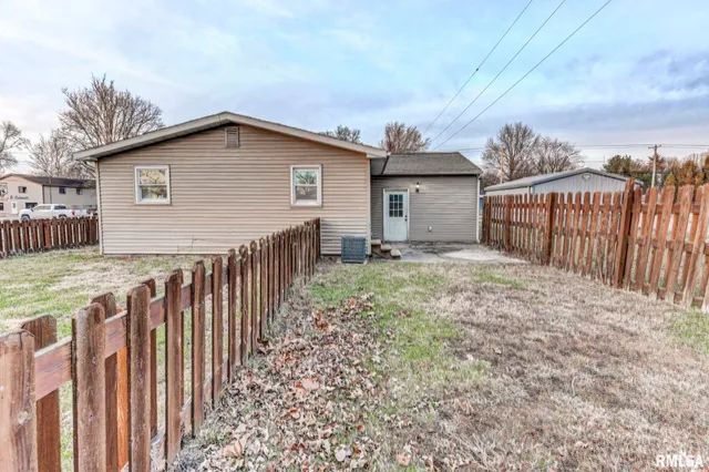 $169,900 | 1120 West Spresser Street, Taylorville, IL 62568