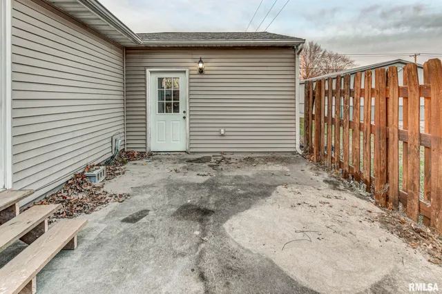 $169,900 | 1120 West Spresser Street, Taylorville, IL 62568