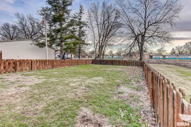 $169,900 | 1120 West Spresser Street, Taylorville, IL 62568