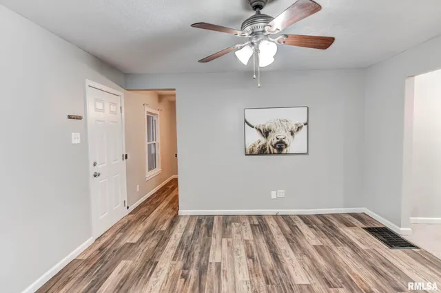 $169,900 | 1120 West Spresser Street, Taylorville, IL 62568