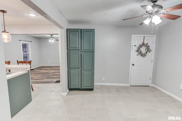 $169,900 | 1120 West Spresser Street, Taylorville, IL 62568