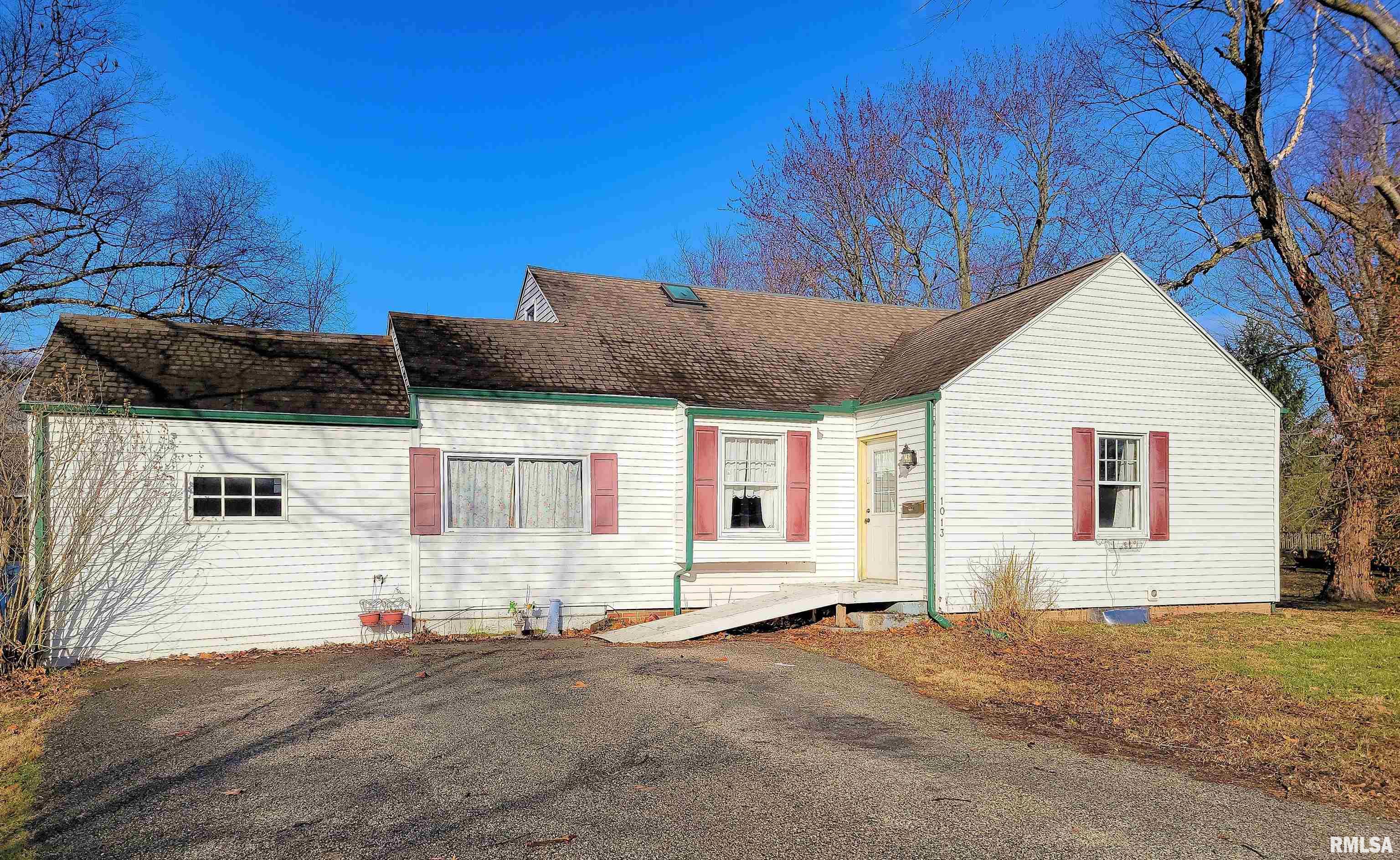 1013 North State Road Flora, IL 62839 - Photo 1 of 54 Gallery Image 1