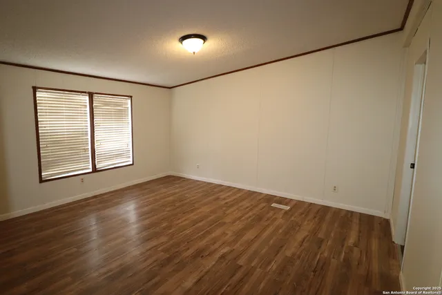 $1,600 | 321 Deer Valley Street, Canyon Lake, TX 78133