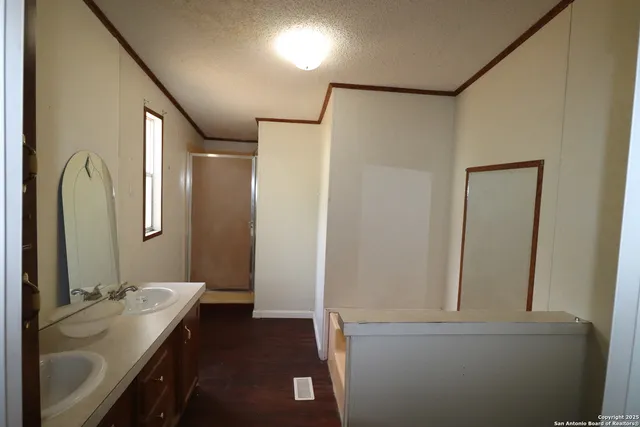 $1,600 | 321 Deer Valley Street, Canyon Lake, TX 78133