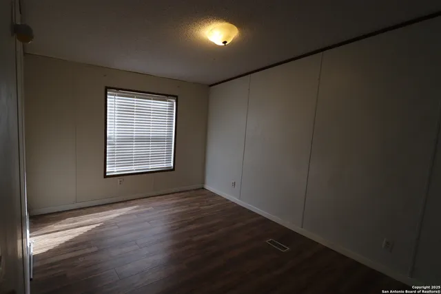 $1,600 | 321 Deer Valley Street, Canyon Lake, TX 78133