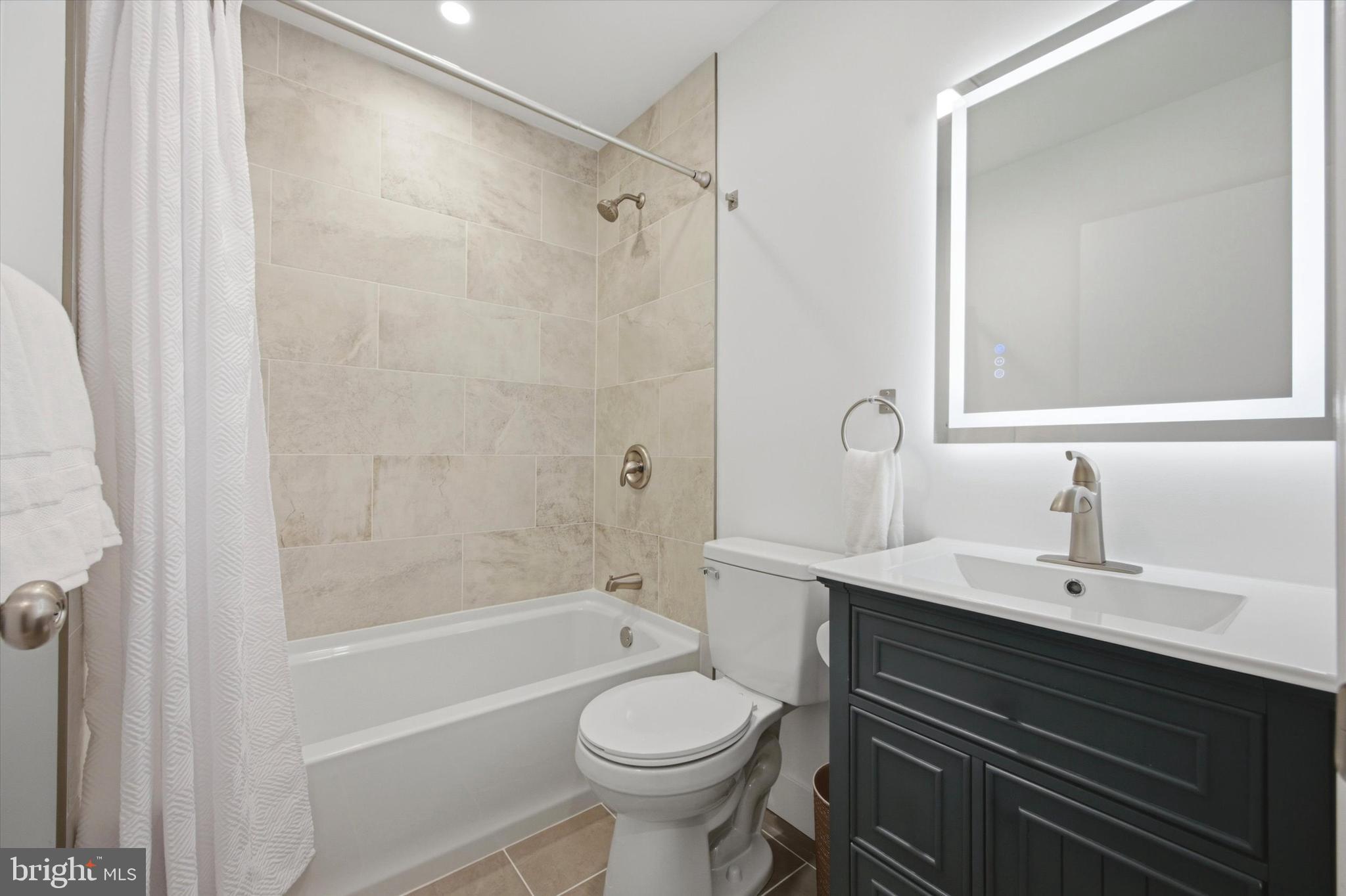 1551 Fitzwatertown Road Willow Grove, PA 19090 - Photo 11 of 40 Shared full bathroom