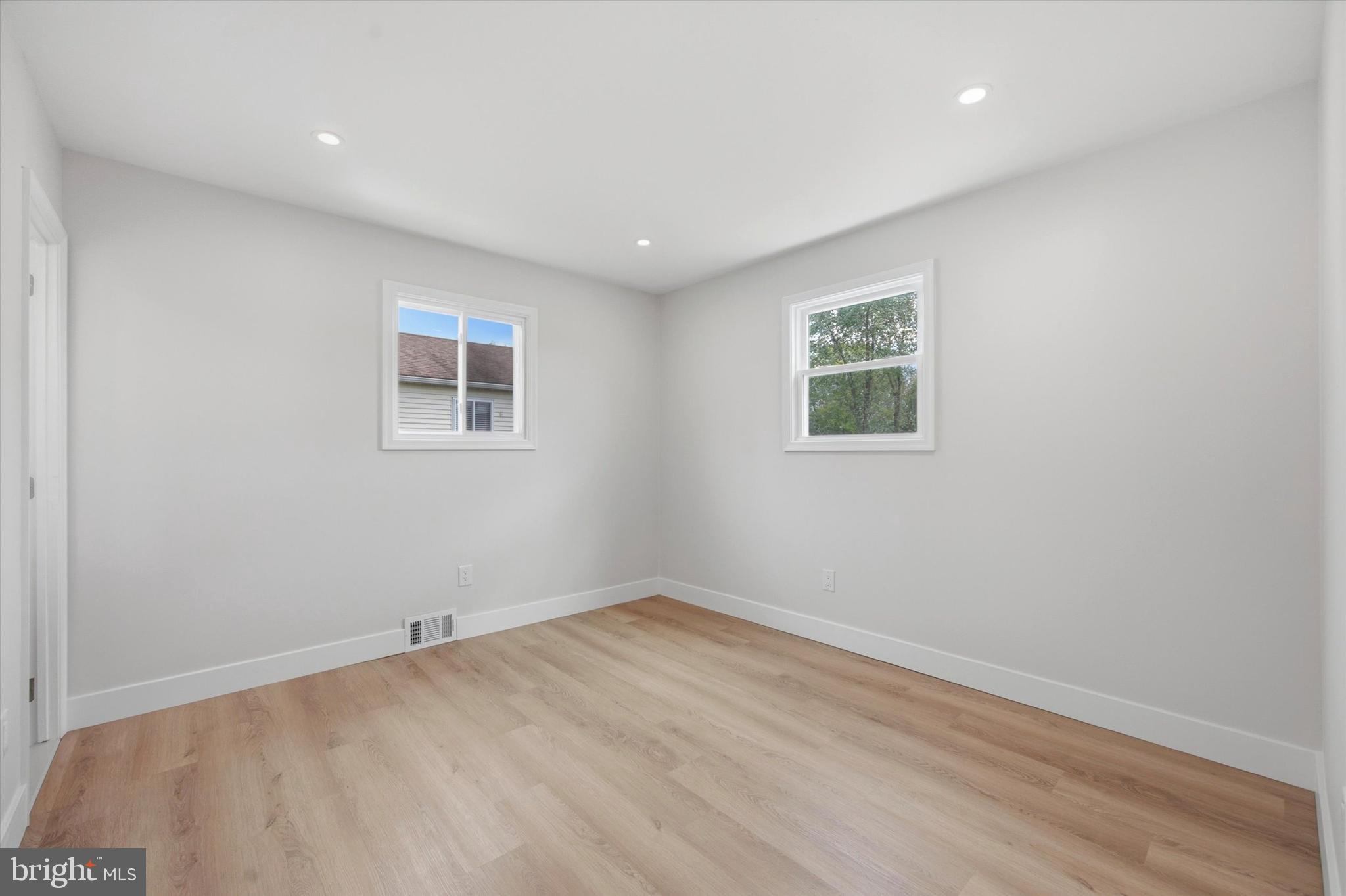 1551 Fitzwatertown Road Willow Grove, PA 19090 - Photo 12 of 40 Primary Bedroom