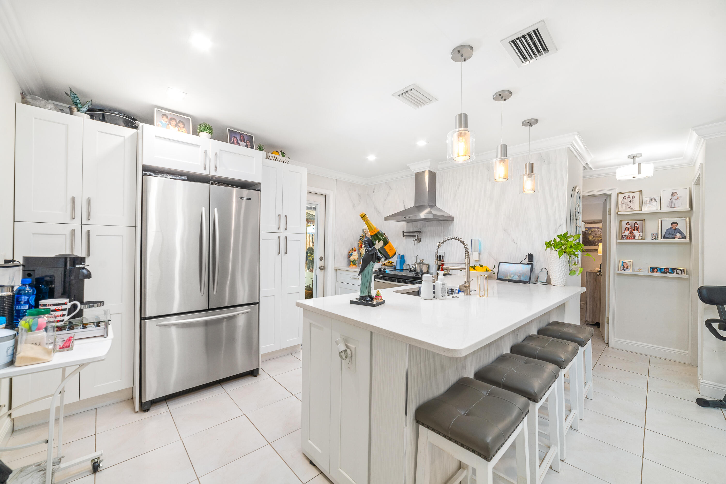 3579 Davis Road Palm Springs, FL 33461 - Photo 8 of 45 _DSC4110