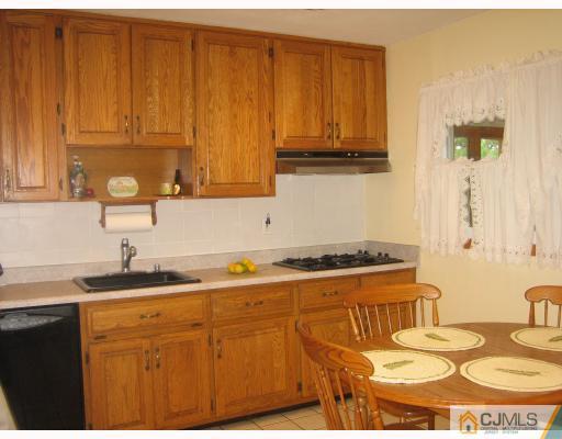 46 George Avenue Edison, NJ 08820 - Photo 2 of 10 Gallery Image 2