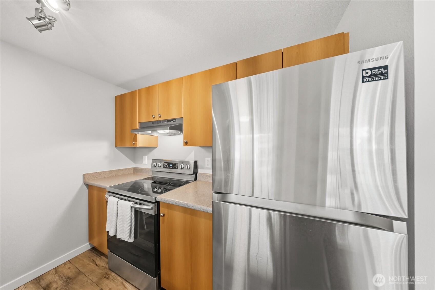 12404 East Gibson Road, Unit G202 Everett, WA 98204 - Photo 12 of 40