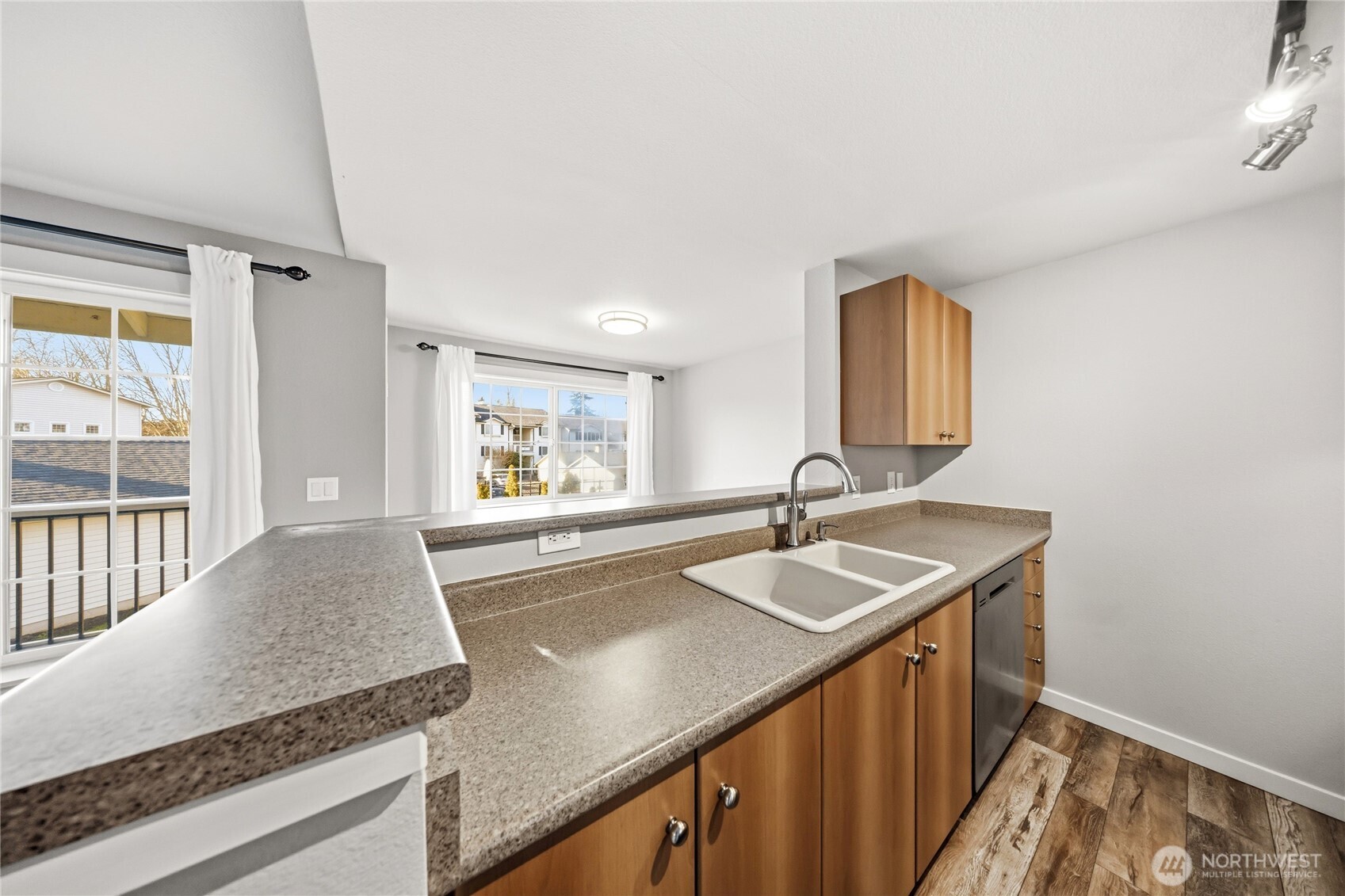 12404 East Gibson Road, Unit G202 Everett, WA 98204 - Photo 13 of 40