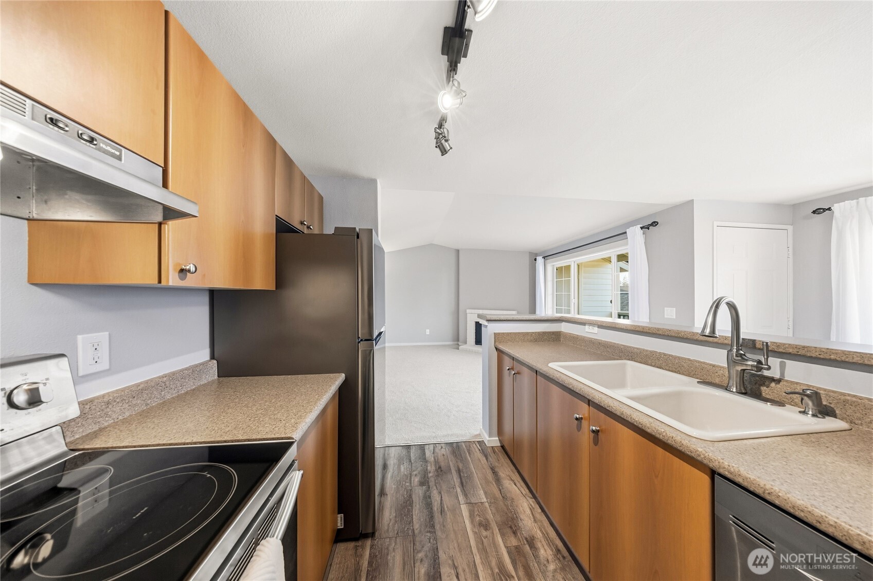 12404 East Gibson Road, Unit G202 Everett, WA 98204 - Photo 15 of 40