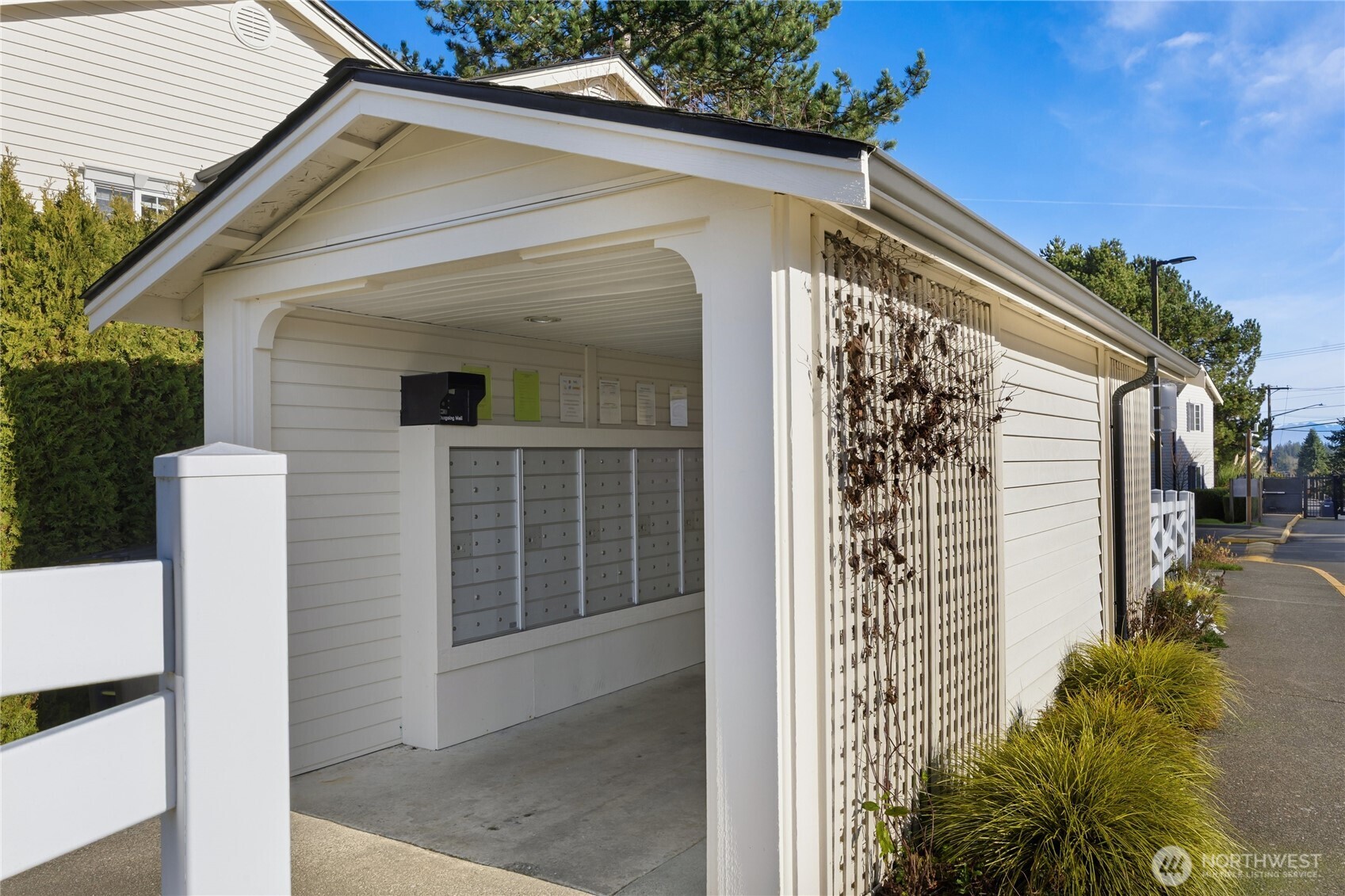 12404 East Gibson Road, Unit G202 Everett, WA 98204 - Photo 38 of 40