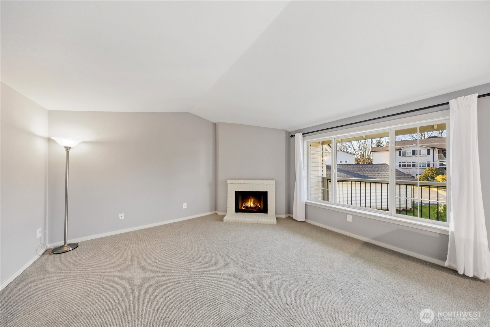 12404 East Gibson Road, Unit G202 Everett, WA 98204 - Photo 10 of 40