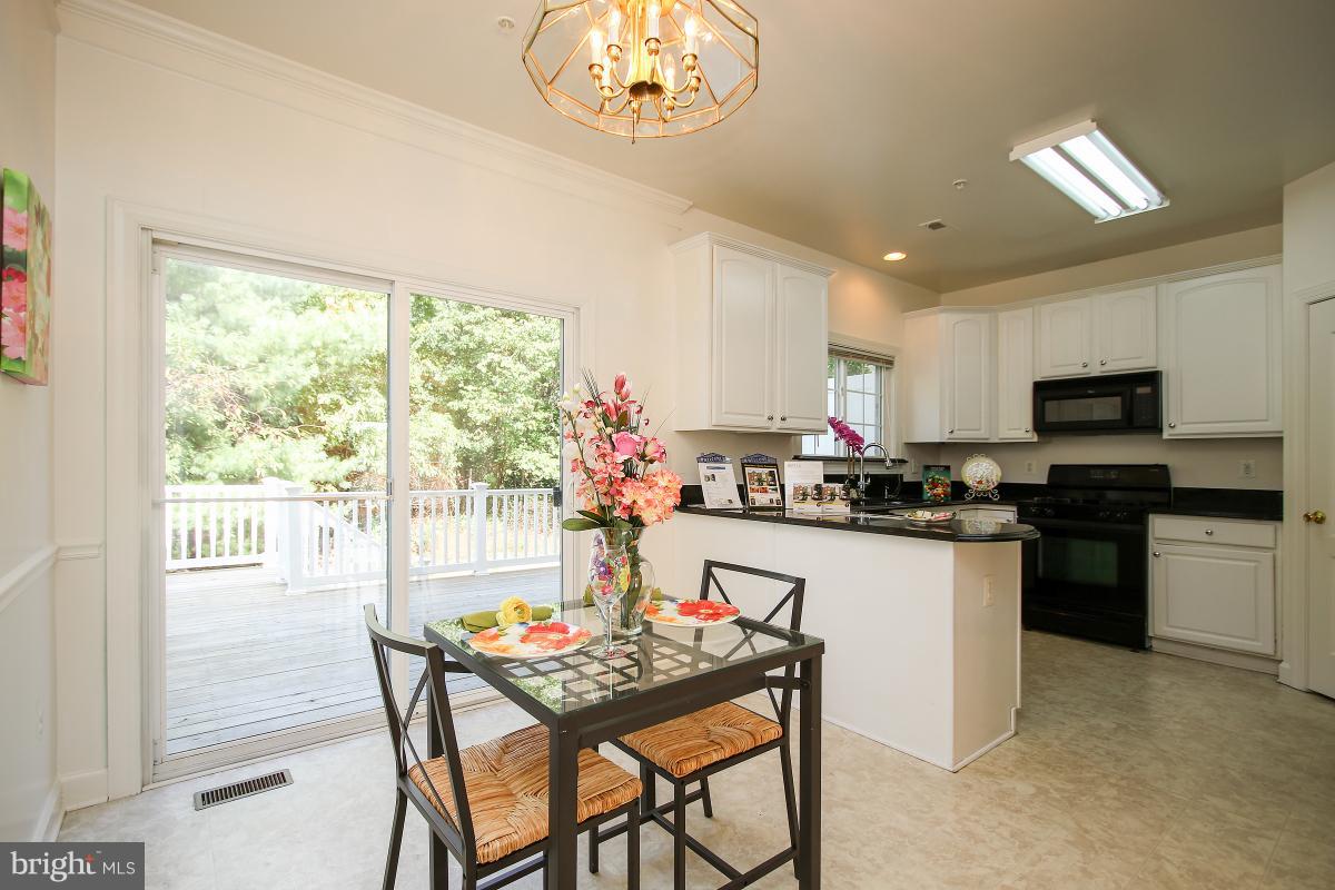 3306 Castle Ridge Circle, Unit 20 Silver Spring, MD 20904 - Photo 9 of 24 Before new appliances
