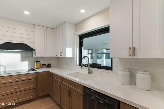 $6,000 | 6802 North 22nd Place, Phoenix, AZ 85016