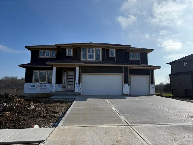 $882,173 | 18605 Ironwood Street, Overland Park, KS 66085