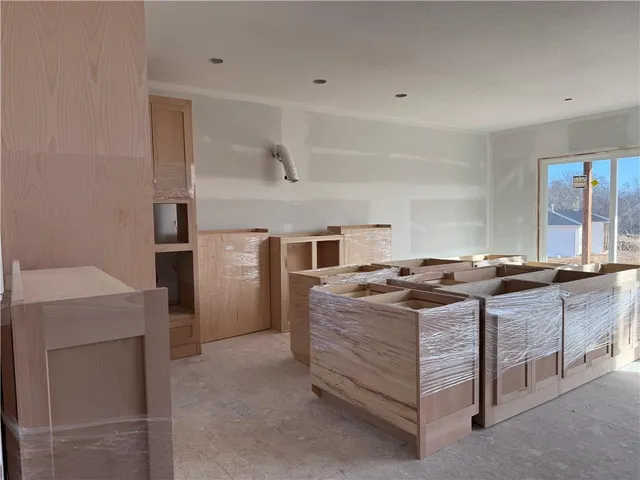 $882,173 | 18605 Ironwood Street, Overland Park, KS 66085