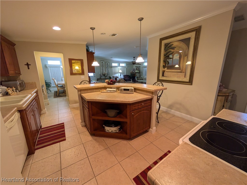 1526 Caribbean Road Sebring, FL 33870 - Photo 4 of 29 Gallery Image 4
