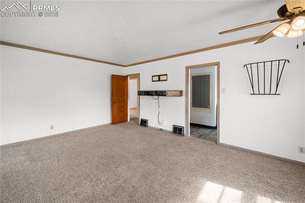 805 West Routt Avenue Pueblo, CO 81004 - Photo 8 of 27 a view of an empty room with a window