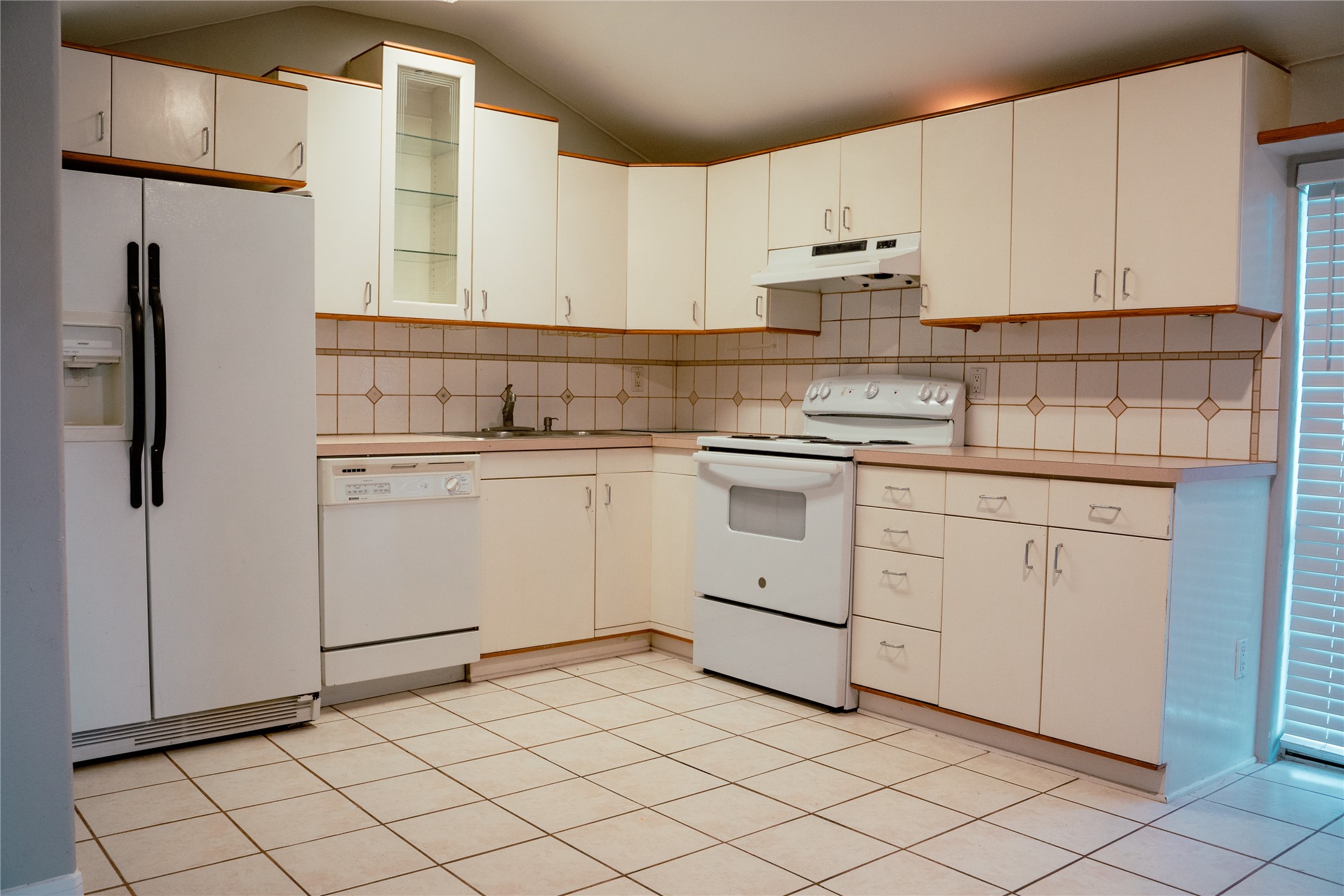 14319 Henry Road, Unit 2 Houston, TX 77060 - Photo 2 of 9 kitchen area