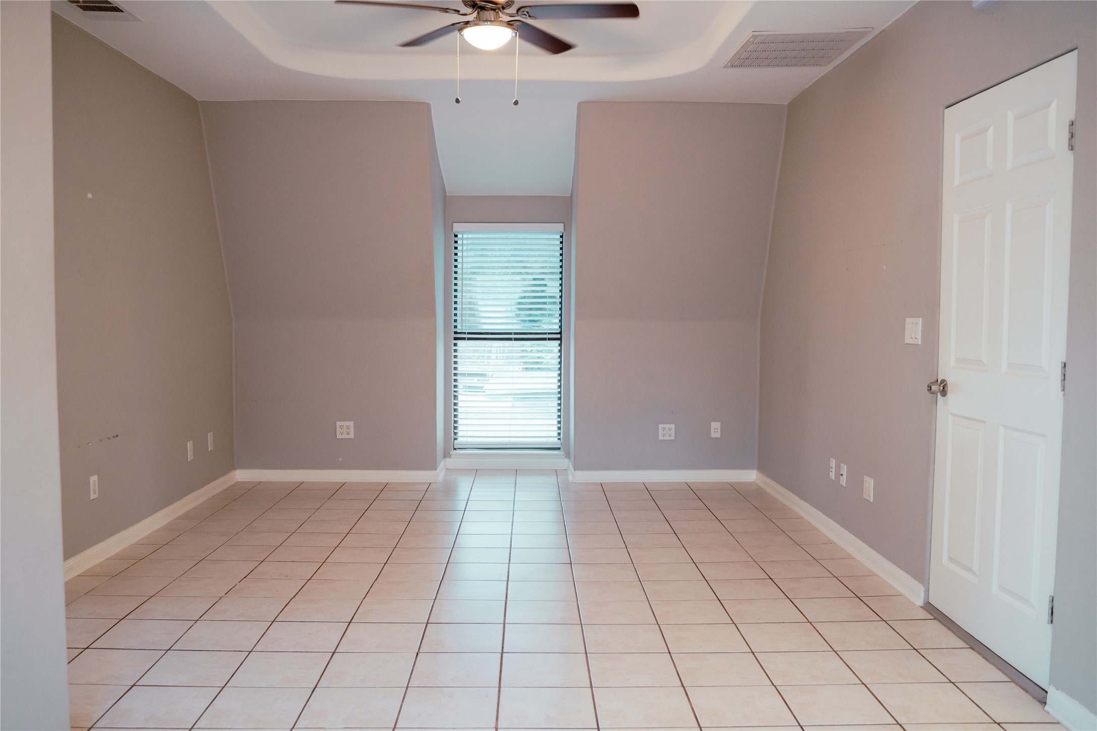 14319 Henry Road, Unit 2 Houston, TX 77060 - Photo 4 of 9 another view of the living room