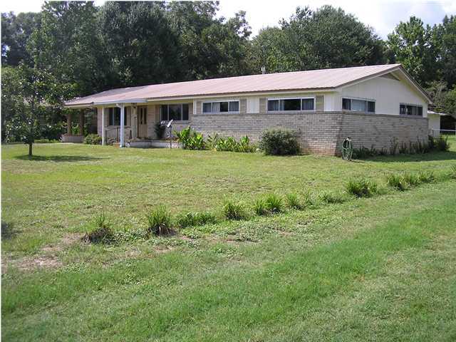 142 4th Avenue Crestview, FL 32539 - Photo 1 of 18 Primary Photo
