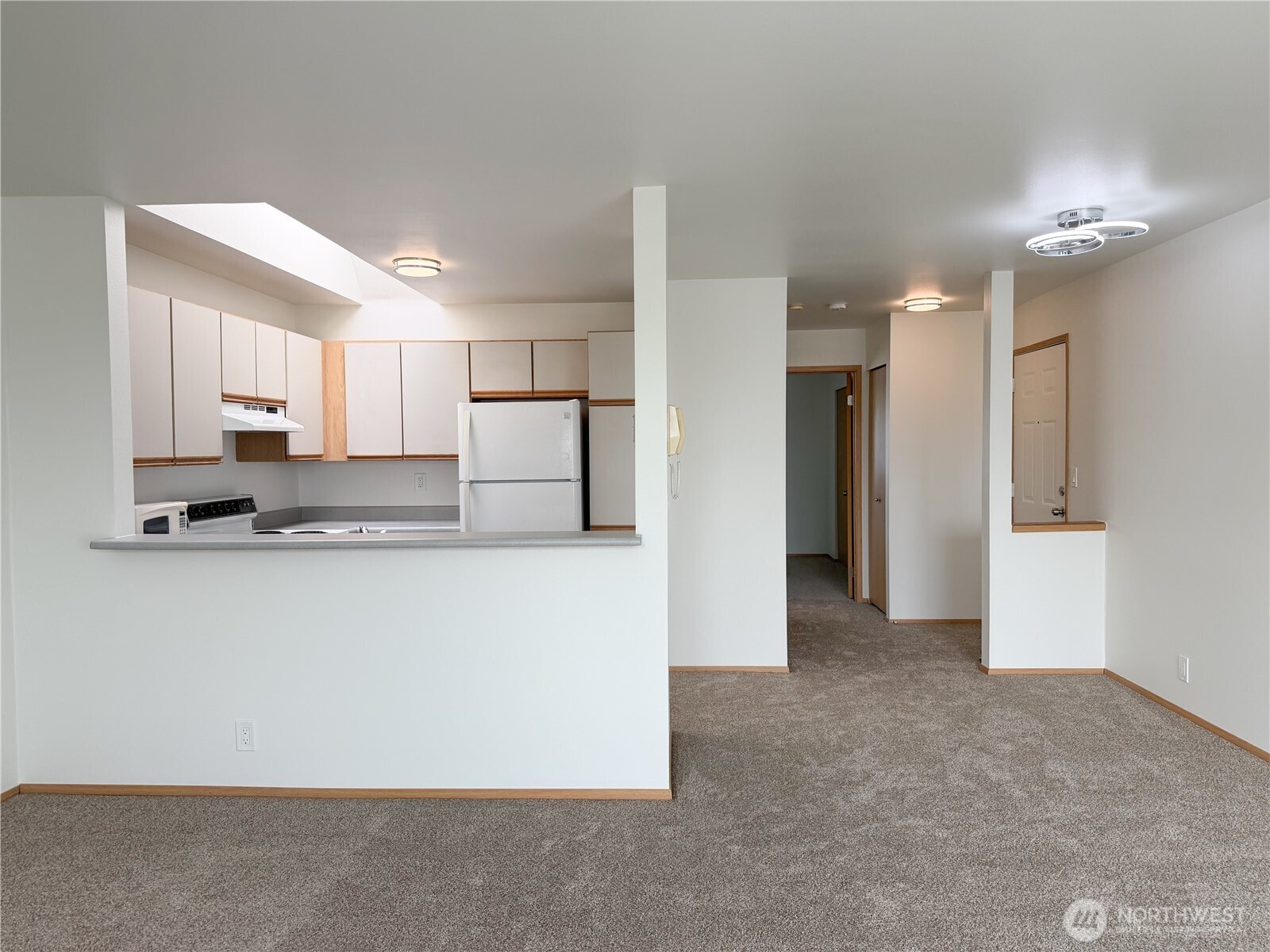 124 Southwest 154th Street, Unit 302 Burien, WA 98166 - Photo 3 of 18