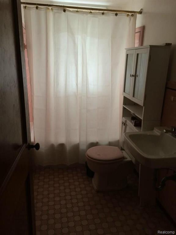 5280 Alter Road Detroit, MI 48224 - Photo 9 of 17