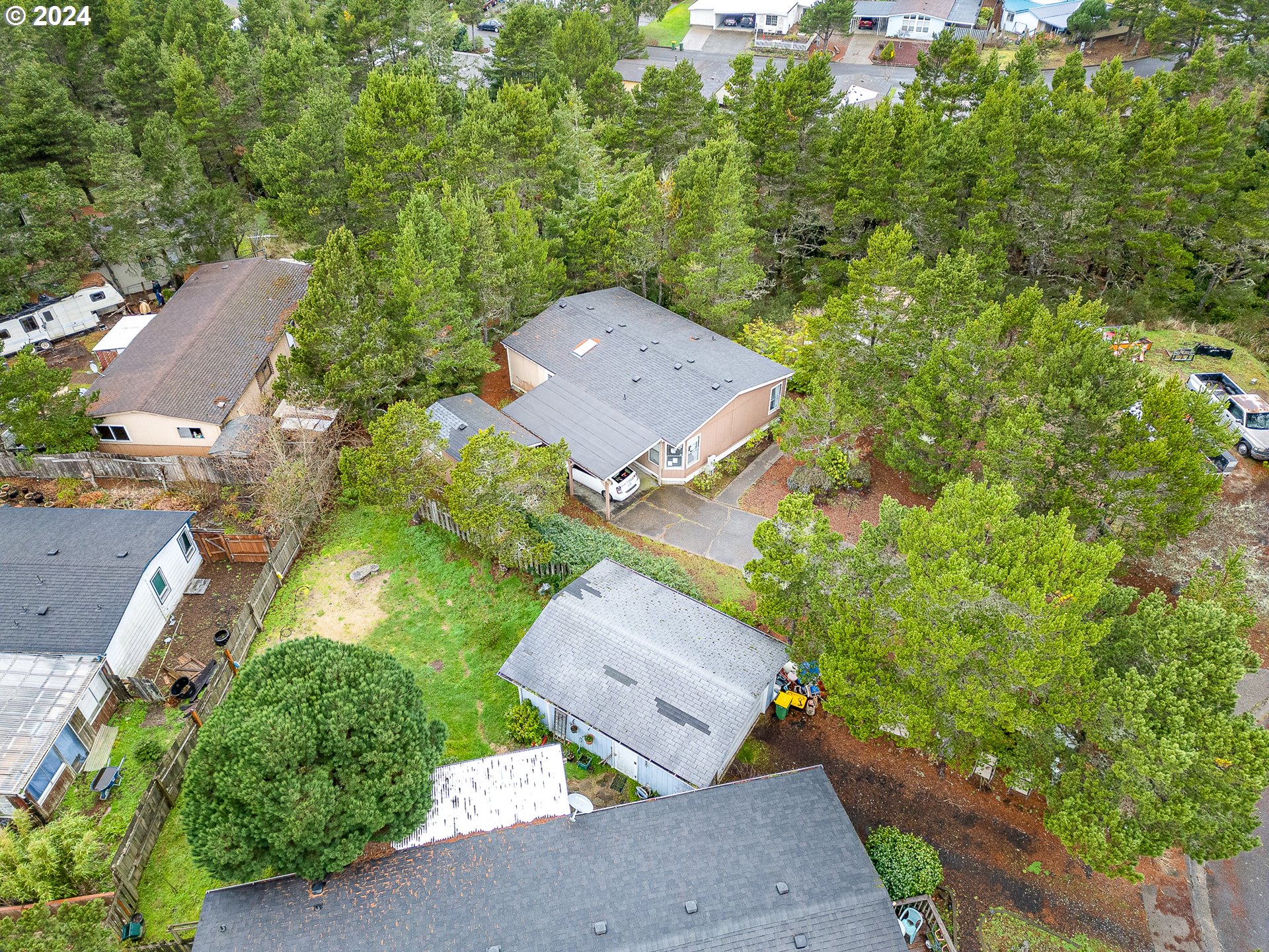 765 Wecoma Loop Florence, OR 97439 - Photo 5 of 36 Gallery Image 5