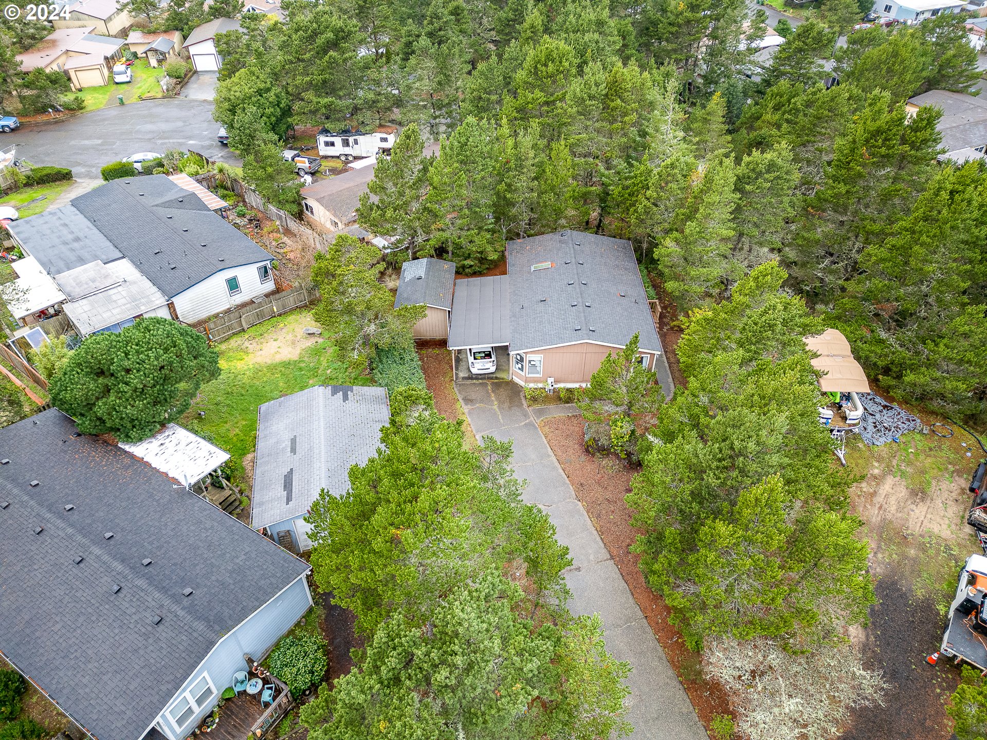 765 Wecoma Loop Florence, OR 97439 - Photo 6 of 36 Gallery Image 6
