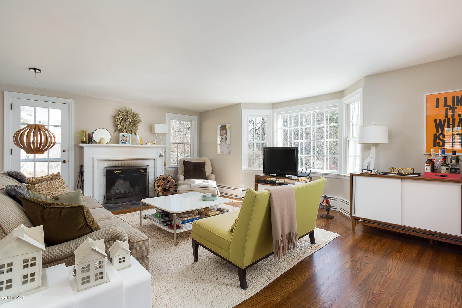 185 Stockbridge Road Lee, MA 01238 - Photo 3 of 23 LIVING ROOM