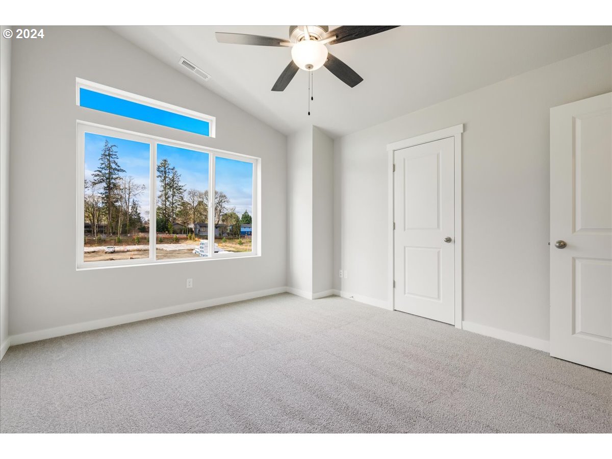 1465 North Chehalis Lane Newberg, OR 97132 - Photo 23 of 39