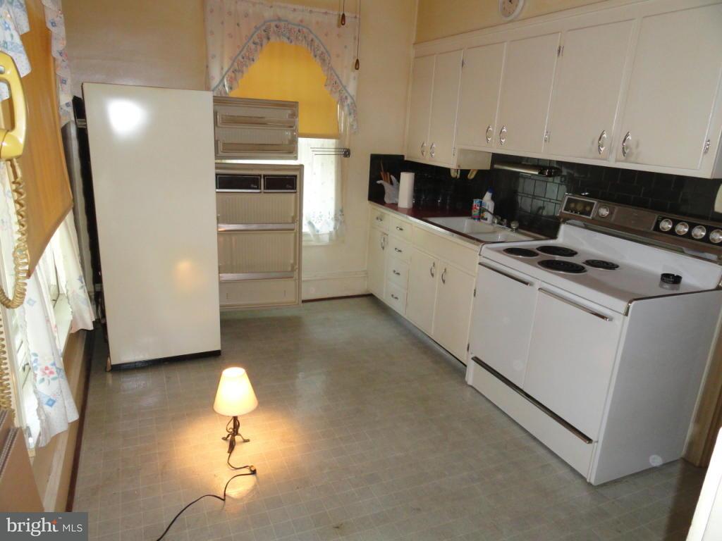 140 South Broad Street Lititz, PA 17543 - Photo 8 of 12