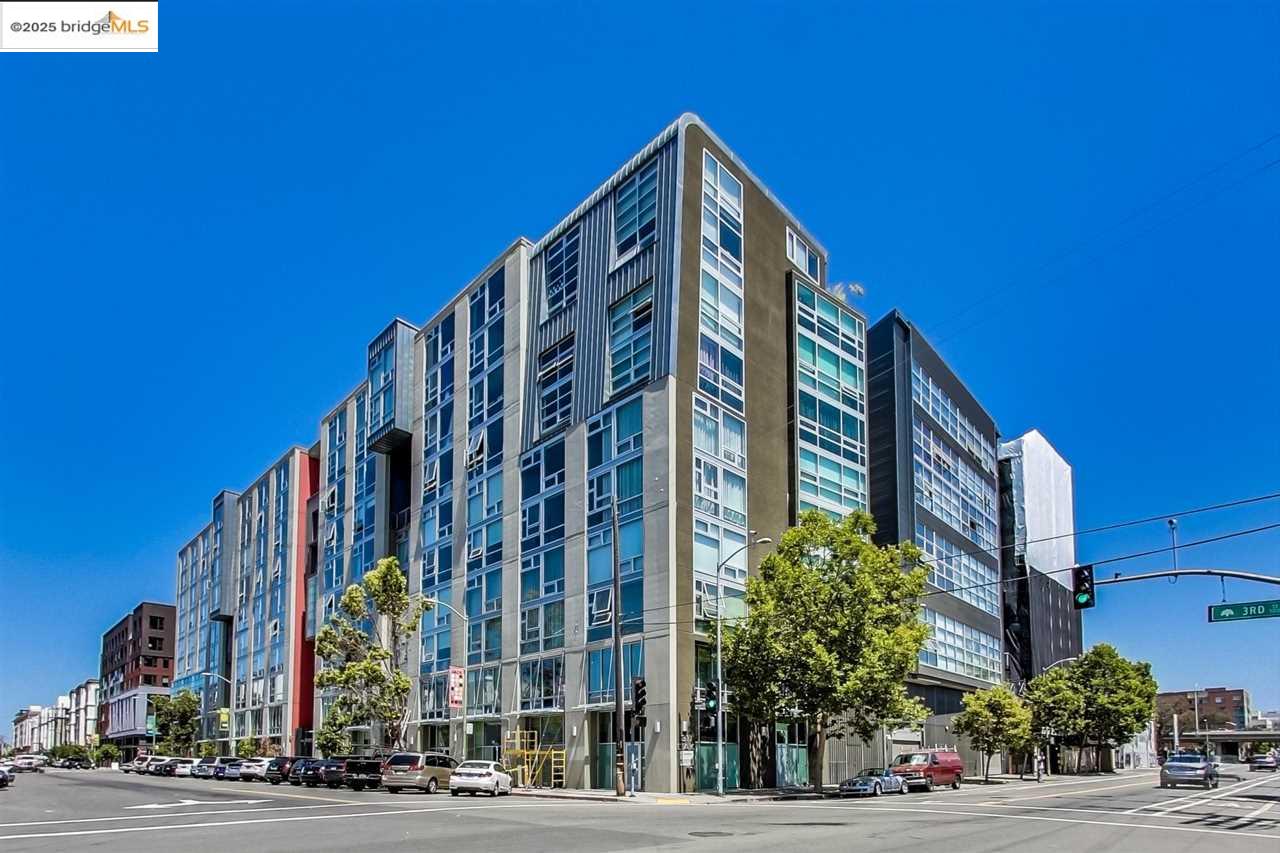 311 Oak Street, Unit 337 Oakland, CA 94607 - Photo 7 of 38 a view of a building with a street