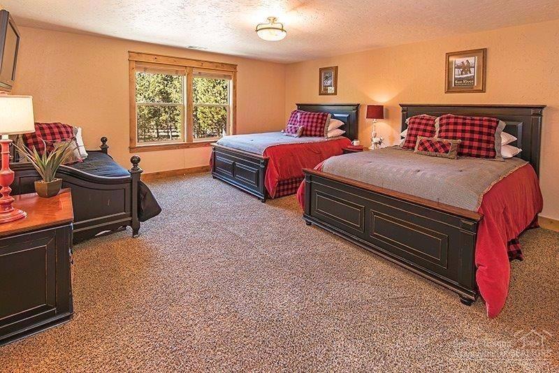 144 Sunstone Loop Bend, OR 97707 - Photo 19 of 25 Gallery Image 19