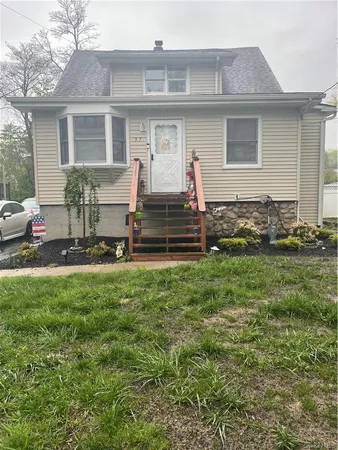 $1,975 | 57 Hunt Avenue, Pearl River, NY 10965
